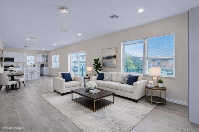 125 S Bay Drive, Babylon, NY 11702