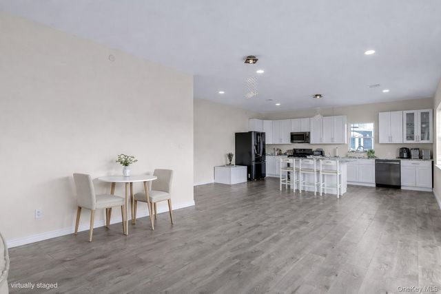 125 S Bay Drive, Babylon, NY 11702