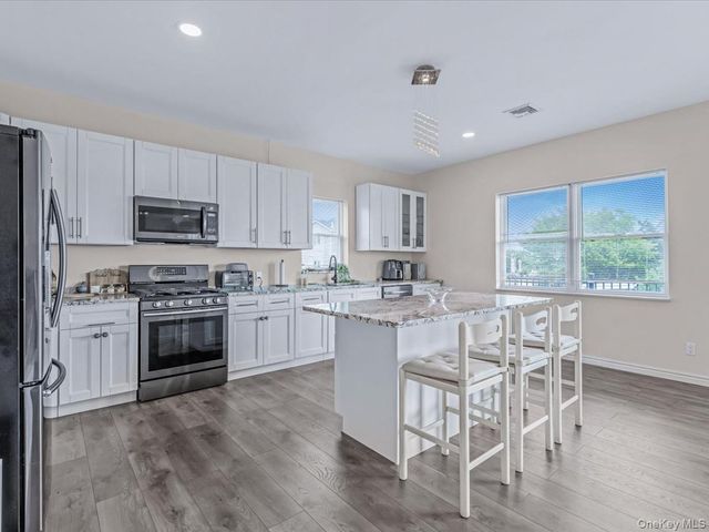 125 S Bay Drive, Babylon, NY 11702