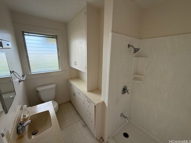 1241 17th Avenue A, Honolulu, HI 96816