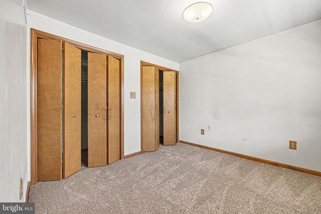 802 LEEDS CT, Harrisburg, PA 17112
