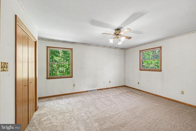 802 LEEDS CT, Harrisburg, PA 17112