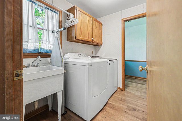 802 LEEDS CT, Harrisburg, PA 17112
