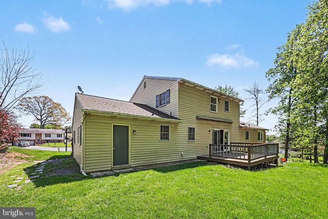 802 LEEDS CT, Harrisburg, PA 17112