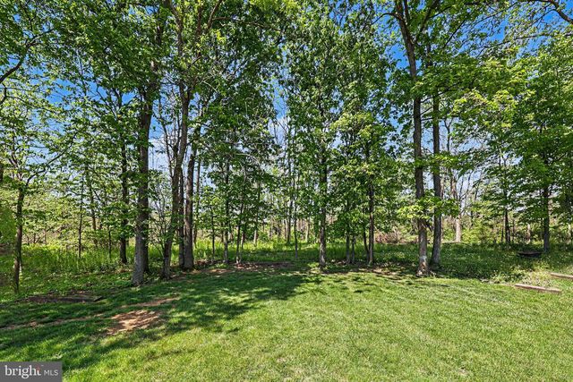 802 LEEDS CT, Harrisburg, PA 17112