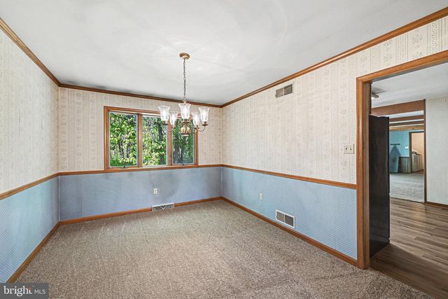 802 LEEDS CT, Harrisburg, PA 17112