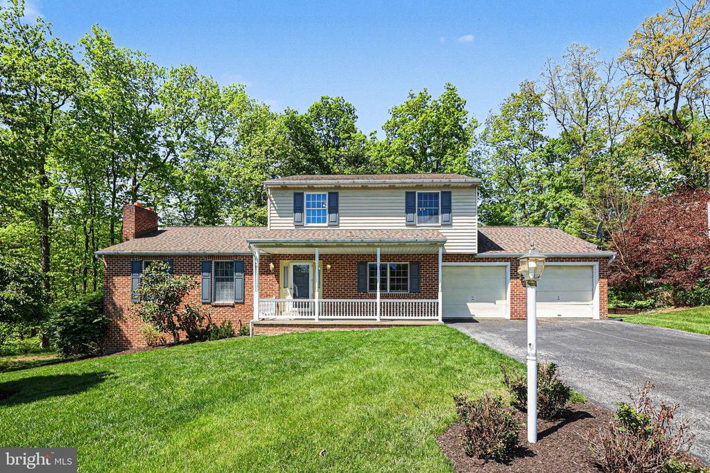 802 LEEDS CT, Harrisburg, PA 17112