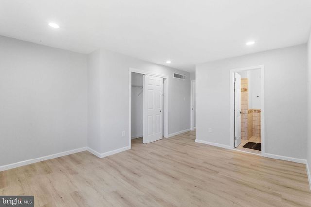 36 VIBURNUM LN, Mount Laurel, NJ 08054