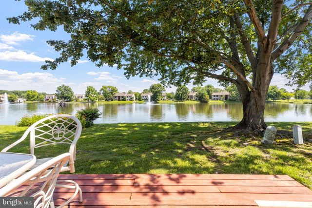 36 VIBURNUM LN, Mount Laurel, NJ 08054