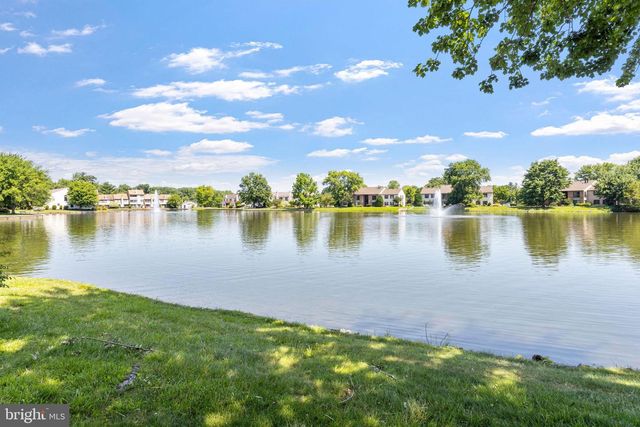 36 VIBURNUM LN, Mount Laurel, NJ 08054