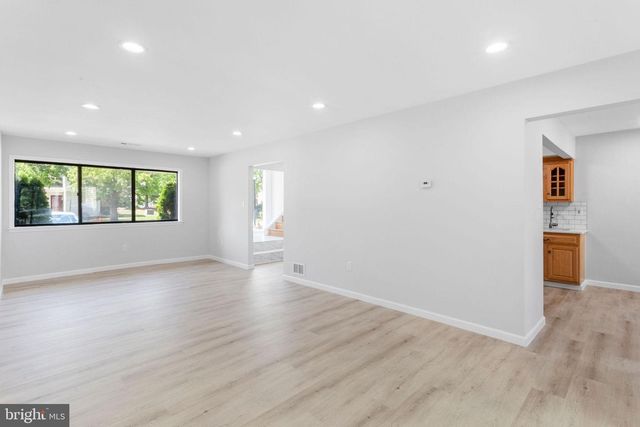 36 VIBURNUM LN, Mount Laurel, NJ 08054