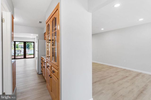 36 VIBURNUM LN, Mount Laurel, NJ 08054