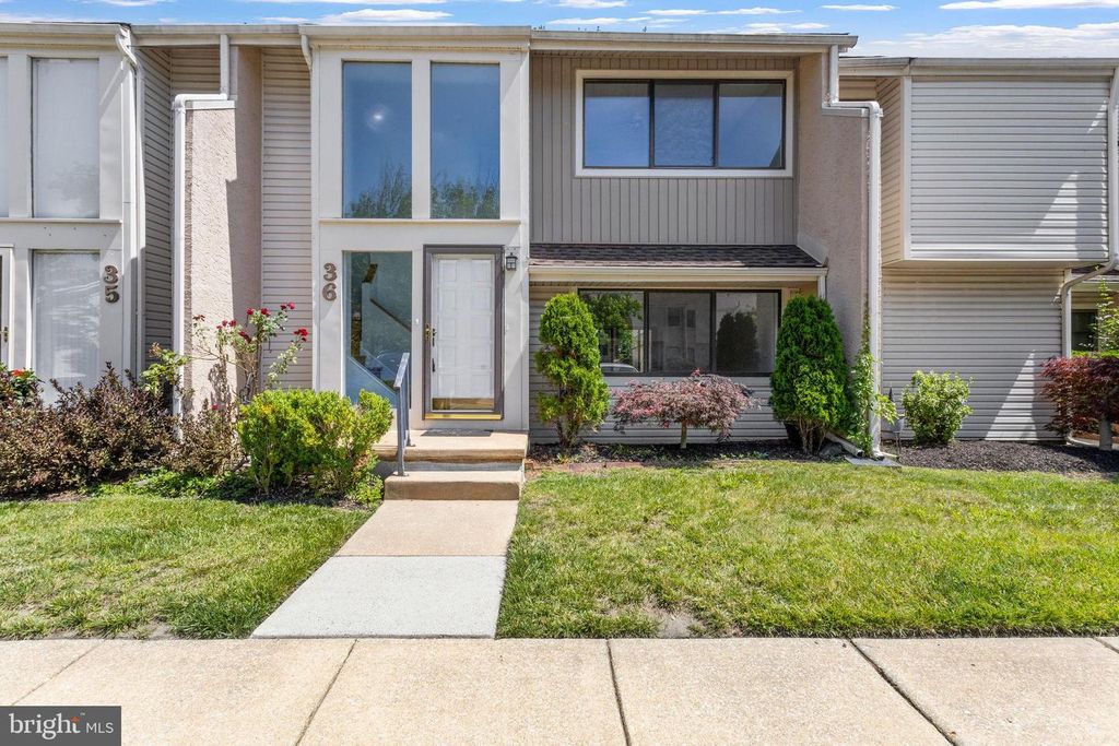 36 VIBURNUM LN, Mount Laurel, NJ 08054