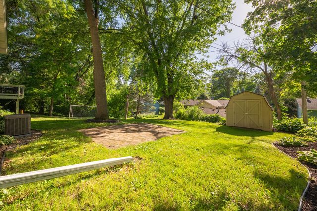 2705 Larch Lane N, Plymouth, MN 55441