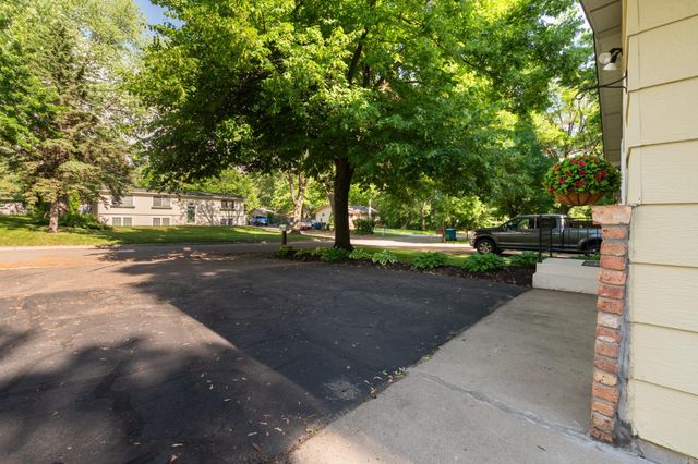 2705 Larch Lane N, Plymouth, MN 55441
