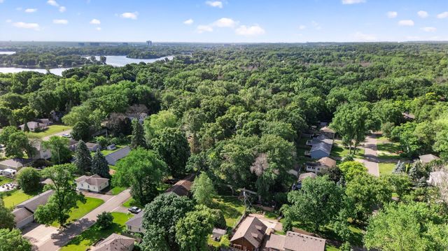 2705 Larch Lane N, Plymouth, MN 55441