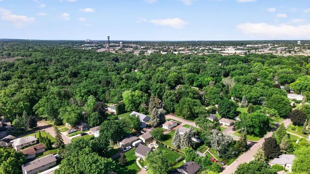 2705 Larch Lane N, Plymouth, MN 55441