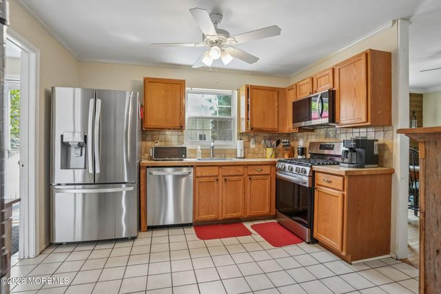 933 Delta Lane, Manahawkin, NJ 08050