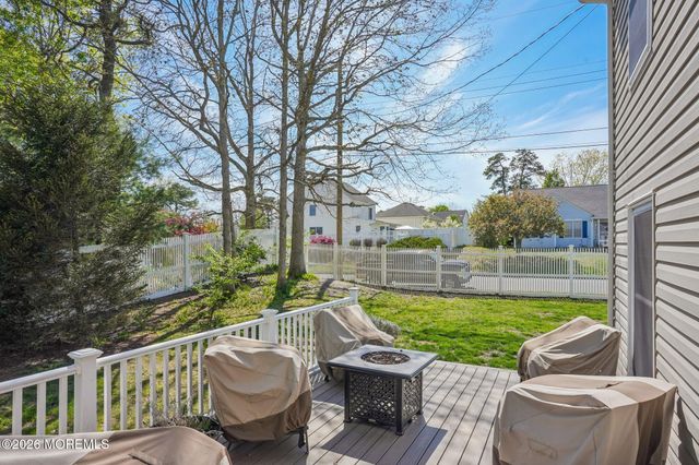 933 Delta Lane, Manahawkin, NJ 08050