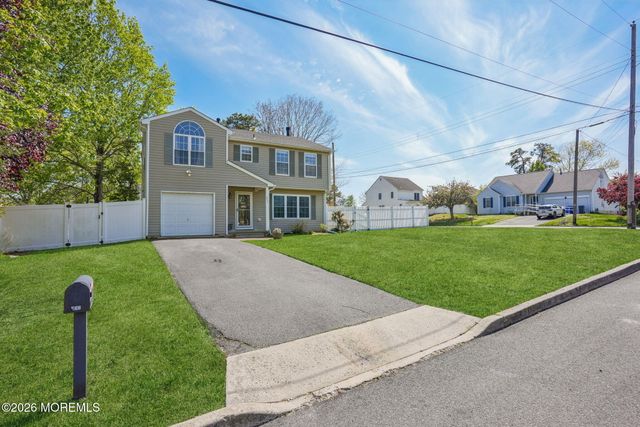 933 Delta Lane, Manahawkin, NJ 08050