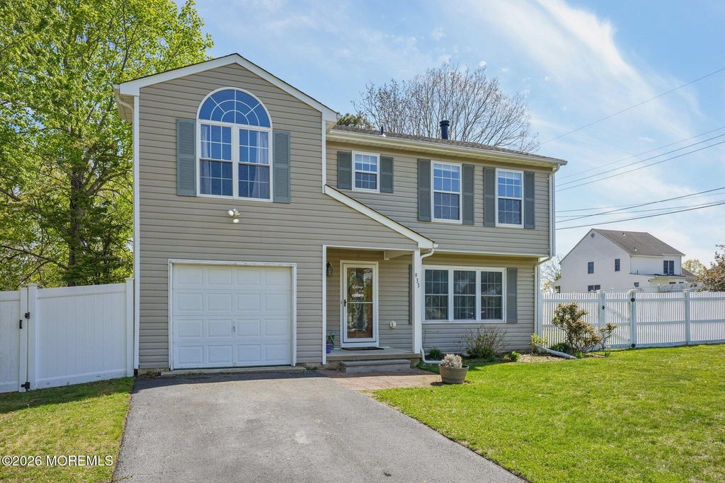933 Delta Lane, Manahawkin, NJ 08050