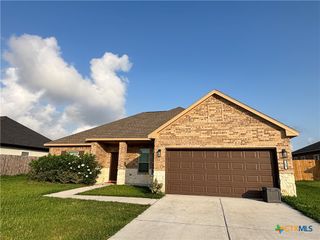 109 Opal Way, Port Lavaca, TX 77979