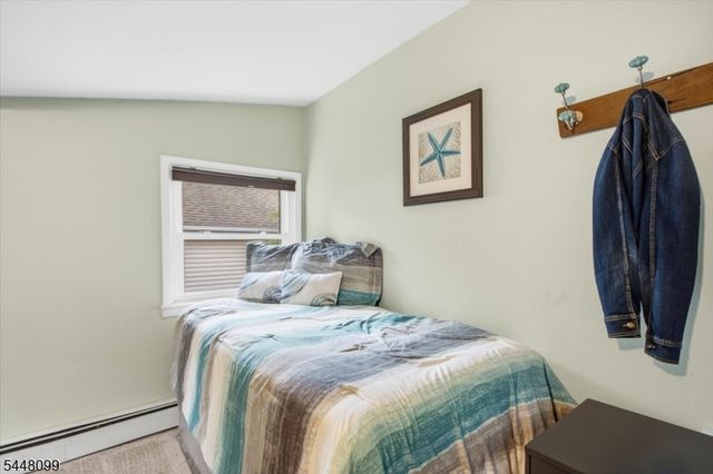 110 Maxim Dr, Hopatcong Boro, NJ 07843