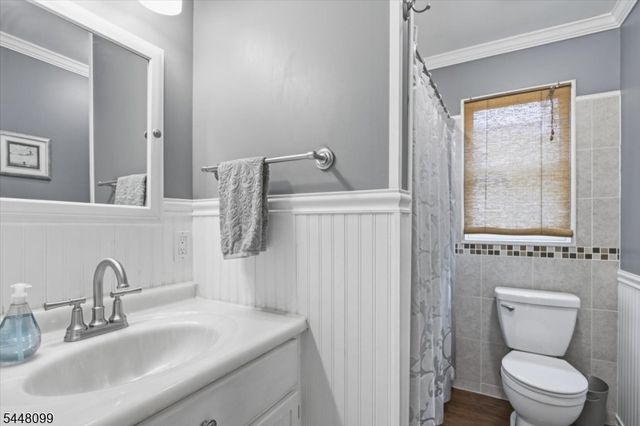 110 Maxim Dr, Hopatcong Boro, NJ 07843