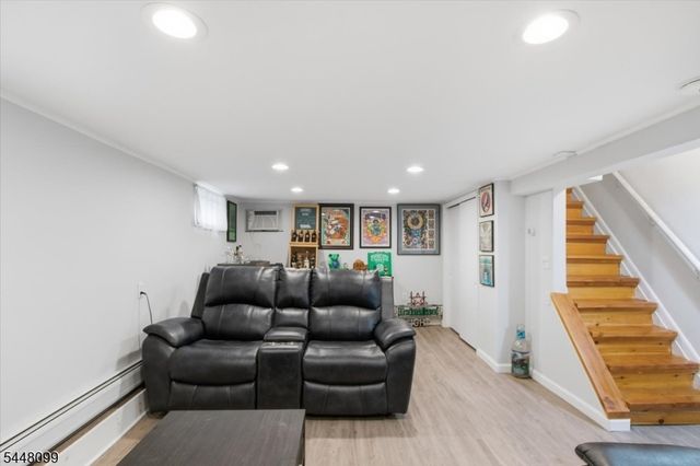 110 Maxim Dr, Hopatcong Boro, NJ 07843