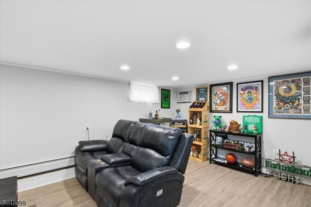 110 Maxim Dr, Hopatcong Boro, NJ 07843