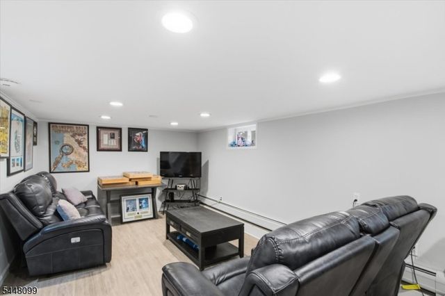 110 Maxim Dr, Hopatcong Boro, NJ 07843