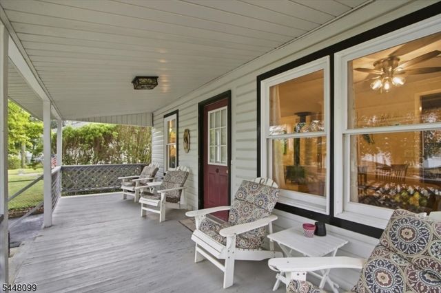 110 Maxim Dr, Hopatcong Boro, NJ 07843