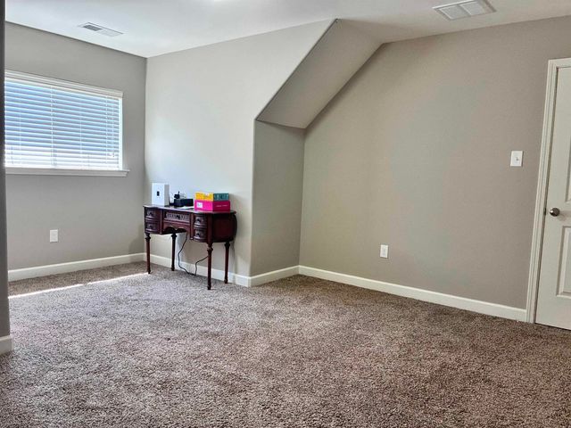 65 BENTGRASS CV, Oakland, TN 38060