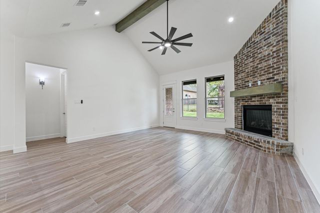 205 Blue Hill Drive, Montgomery, TX 77356