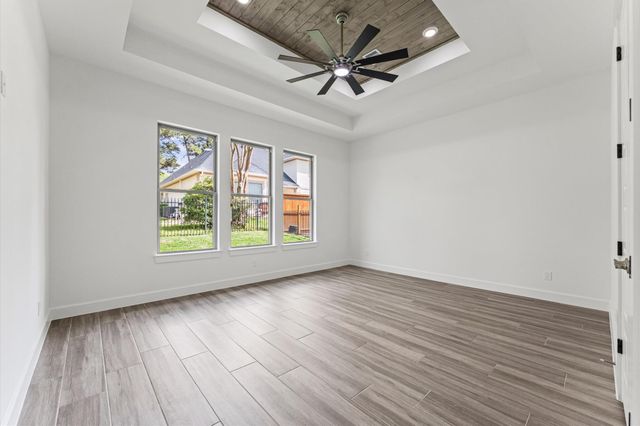 205 Blue Hill Drive, Montgomery, TX 77356