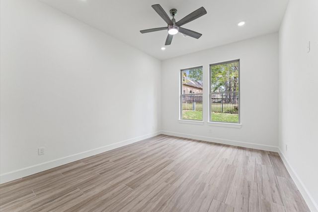 205 Blue Hill Drive, Montgomery, TX 77356