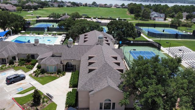 205 Blue Hill Drive, Montgomery, TX 77356