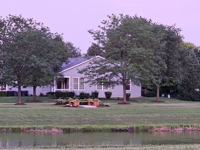 21319 Lily Lake Lane, Crest Hill, IL 60403