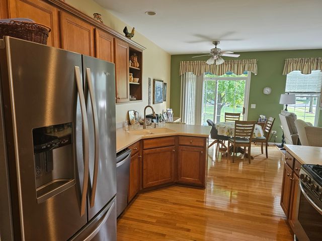 21319 Lily Lake Lane, Crest Hill, IL 60403
