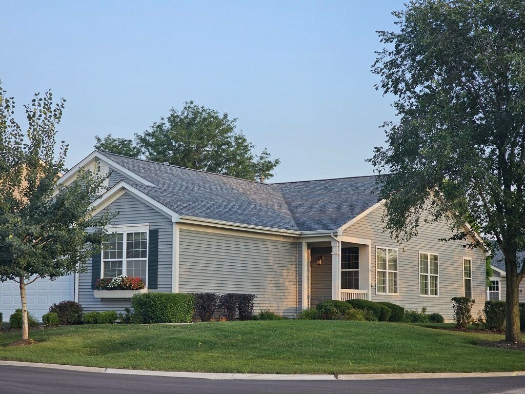 21319 Lily Lake Lane, Crest Hill, IL 60403