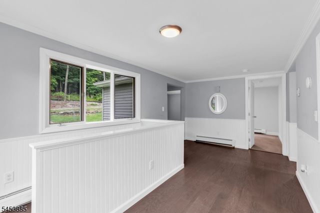 96 Mount View St, Newton Town, NJ 07860