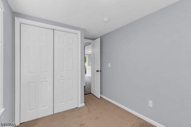 96 Mount View St, Newton Town, NJ 07860