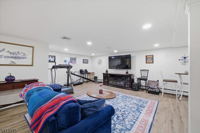 17 Helen St, Warren Twp., NJ 07059