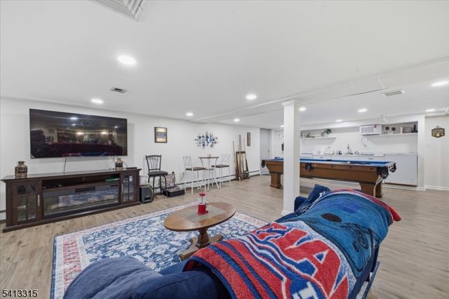 17 Helen St, Warren Twp., NJ 07059