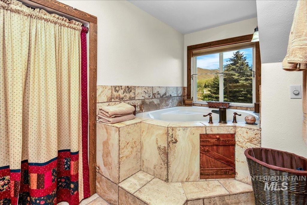 6856 Highway 55, Horseshoe Bend, ID 83629 photo 38