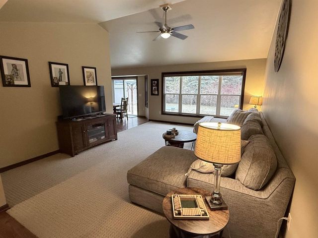 2017 MORNING DEW LANE, De Pere, WI 54115