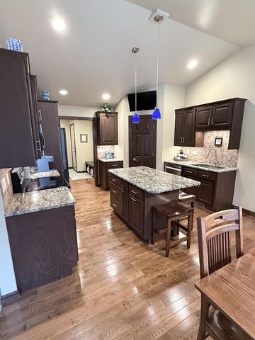 2017 MORNING DEW LANE, De Pere, WI 54115