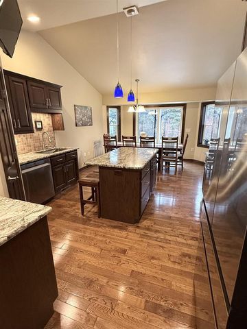 2017 MORNING DEW LANE, De Pere, WI 54115