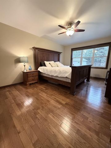 2017 MORNING DEW LANE, De Pere, WI 54115