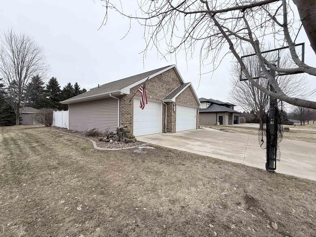 2017 MORNING DEW LANE, De Pere, WI 54115